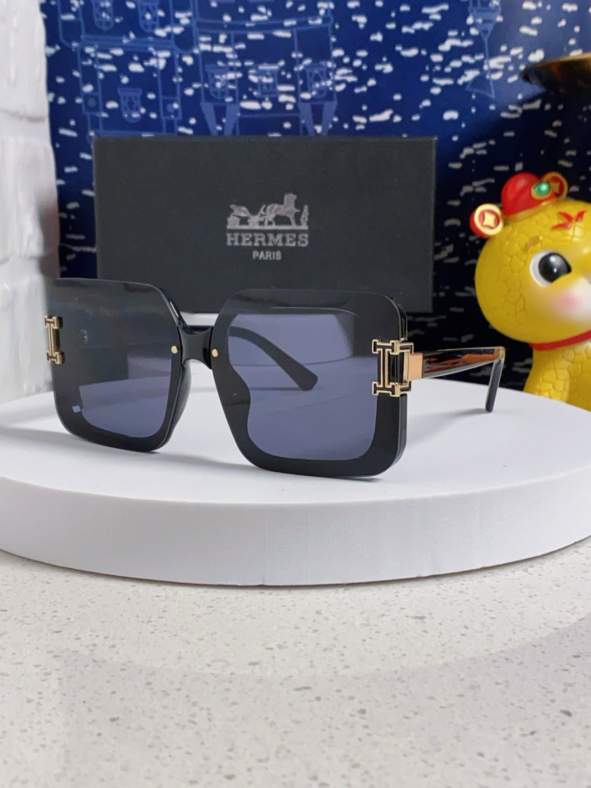 Hermès Square Gold Lens Sunglasses for Men & Women - 416510