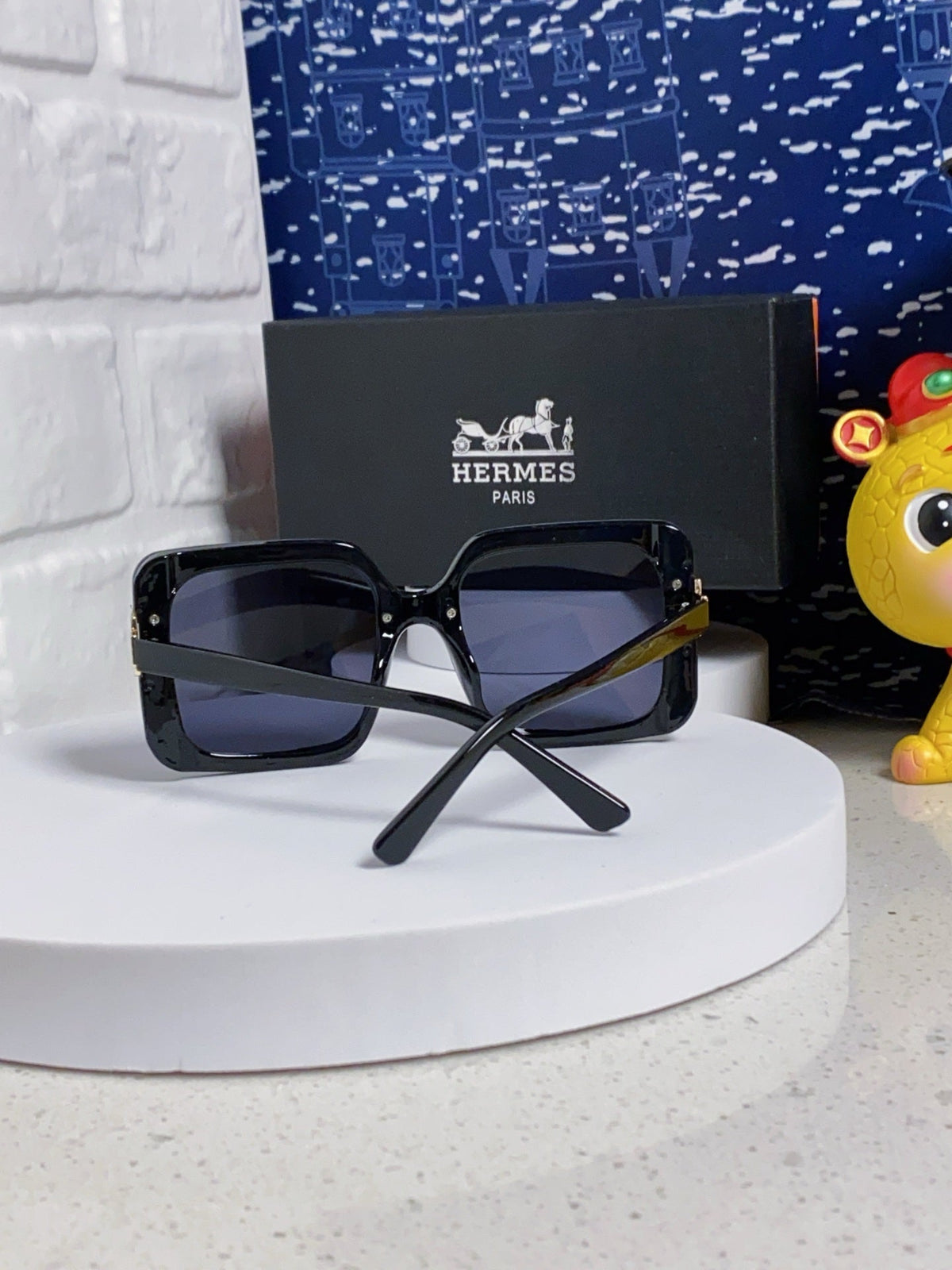 Hermès Square Gold Lens Sunglasses for Men & Women - 416510 - detail image 3