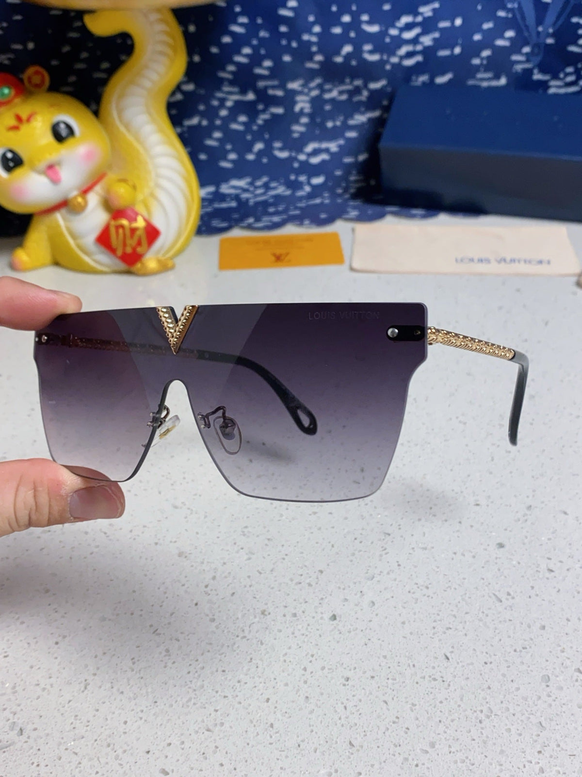 Louis Vuitton Fashion Silver Lens Sunglasses for Men & Women - 493054 - detail image 6