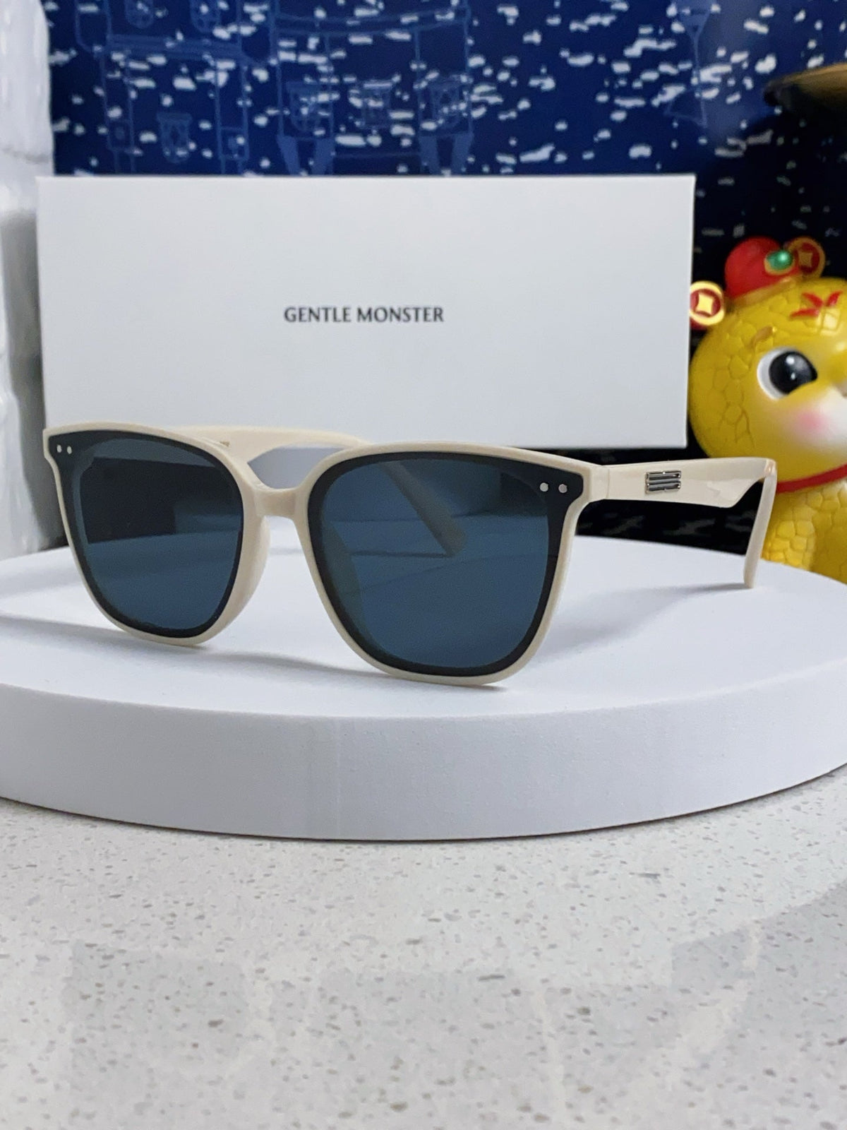 Gentle Monster HEIZER Square Blue Lens Sunglasses for Men & Women - 432934