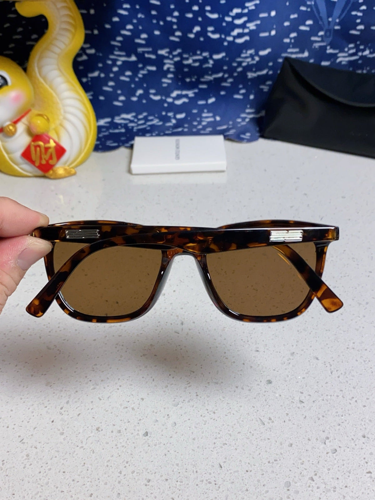 Gentle Monster HEIZER Square Brown Lens Sunglasses for Men & Women - 432935 - detail image 5