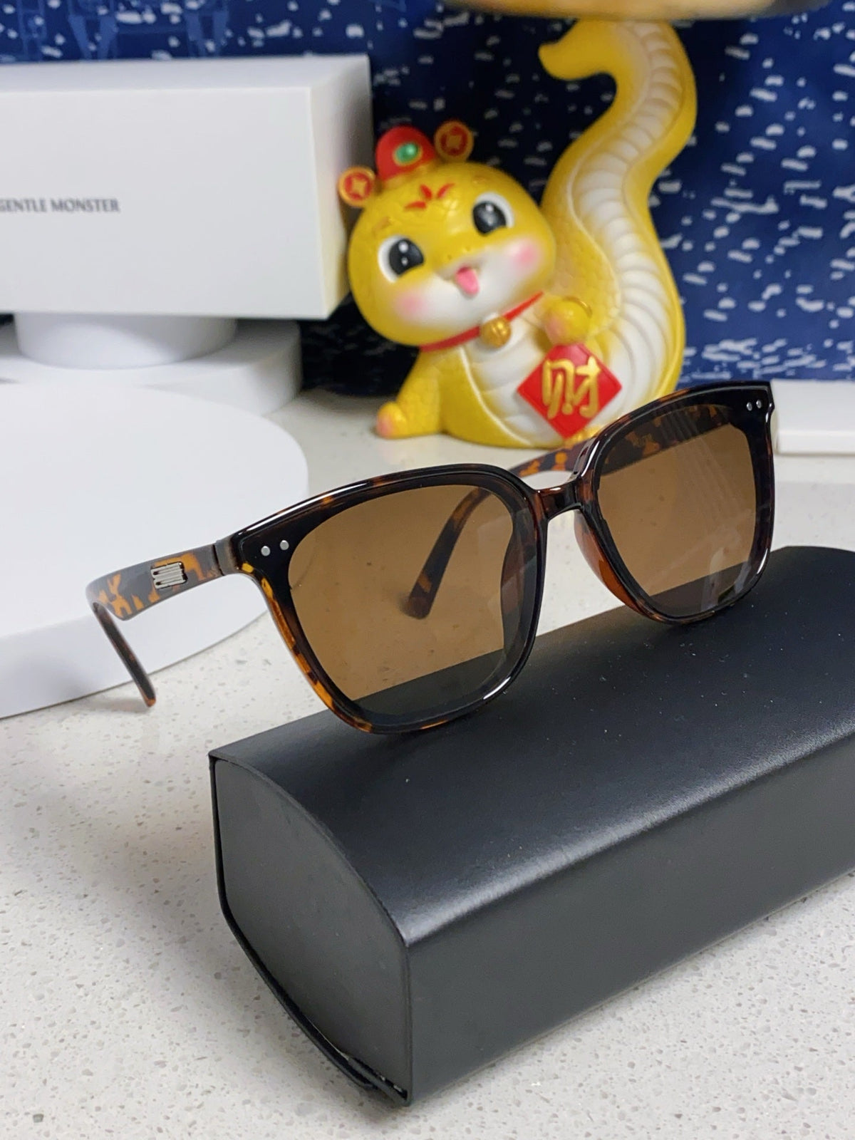 Gentle Monster HEIZER Square Brown Lens Sunglasses for Men & Women - 432935 - detail image 10