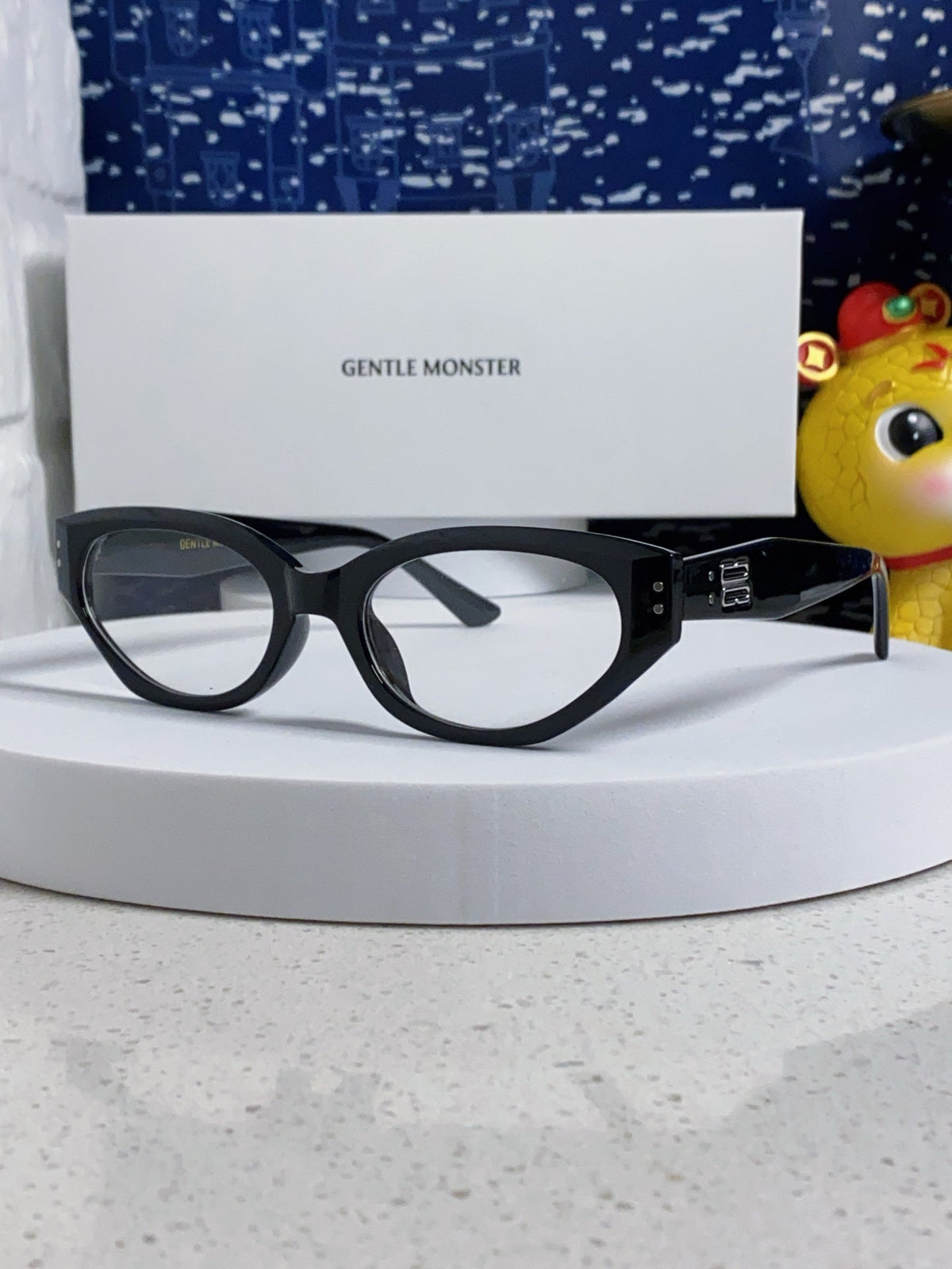 Gentle Monster ROCOCO Cat-Eye Silver Lens Sunglasses for Men & Women - 432926