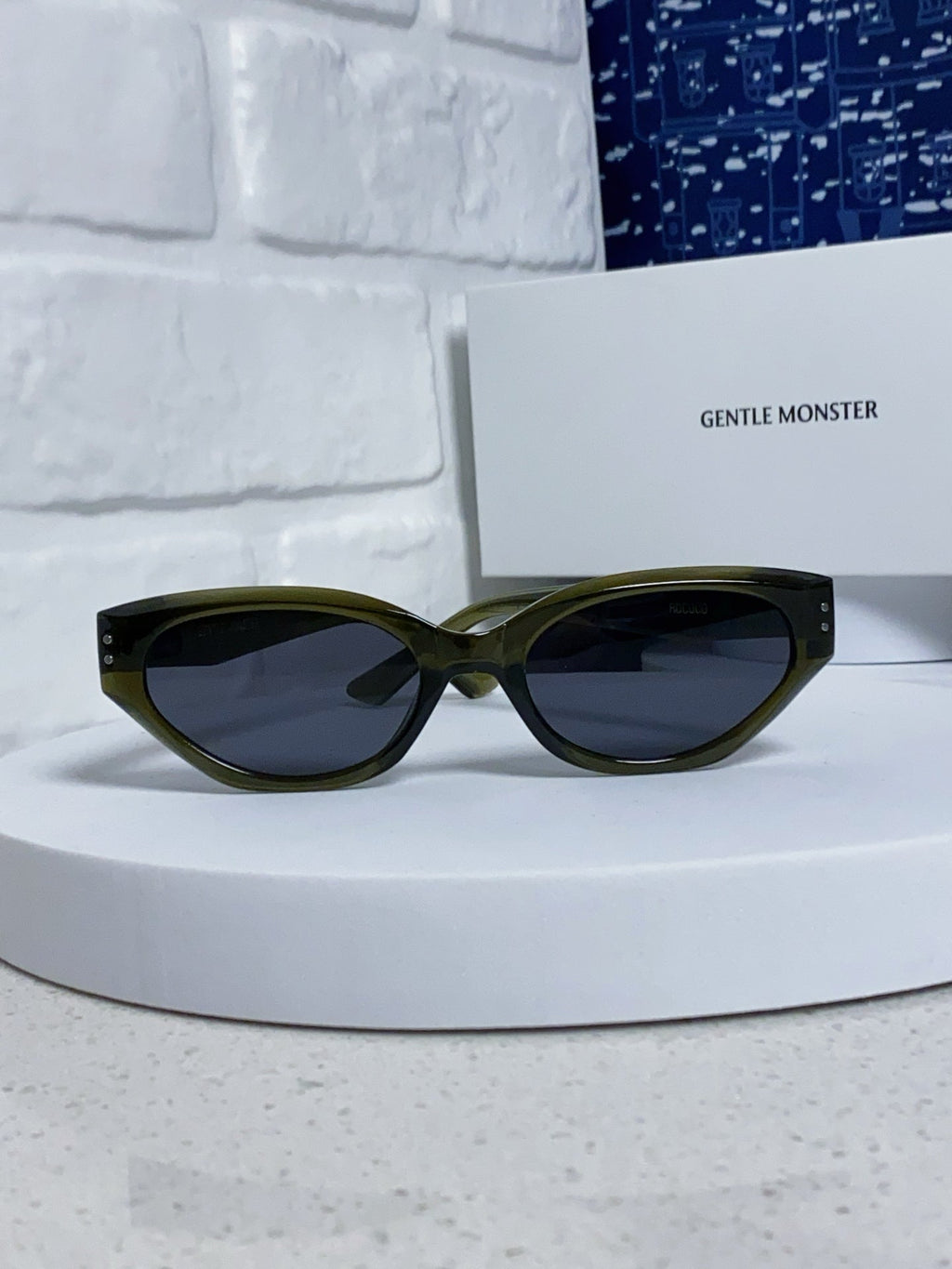 Gentle Monster ROCOCO Cat-Eye Blue Lens Sunglasses for Men & Women - 432927 - detail image 2