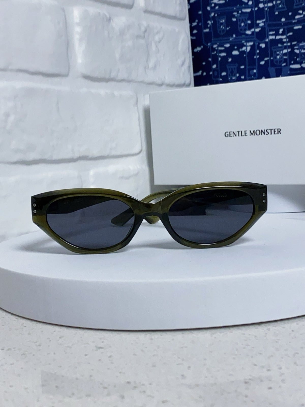 Gentle Monster ROCOCO Cat-Eye Blue Lens Sunglasses for Men & Women - 432927 - detail image 2