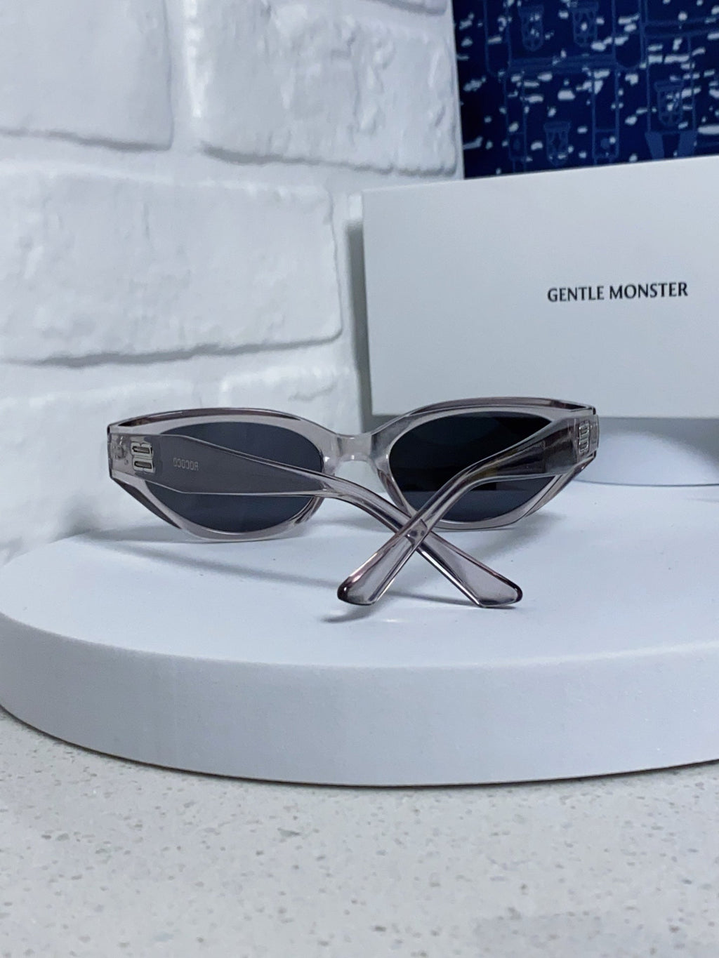 Gentle Monster ROCOCO Cat-Eye Silver Lens Sunglasses for Men & Women - detail image 3
