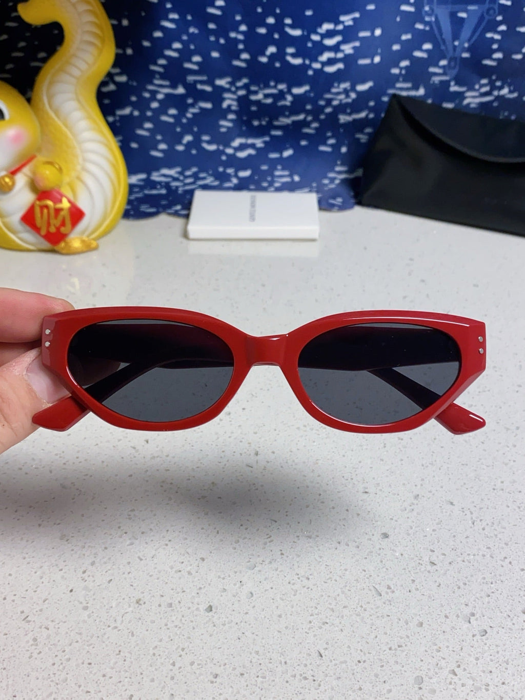 Gentle Monster ROCOCO Cat-Eye Red Lens Sunglasses for Men & Women - detail image 4