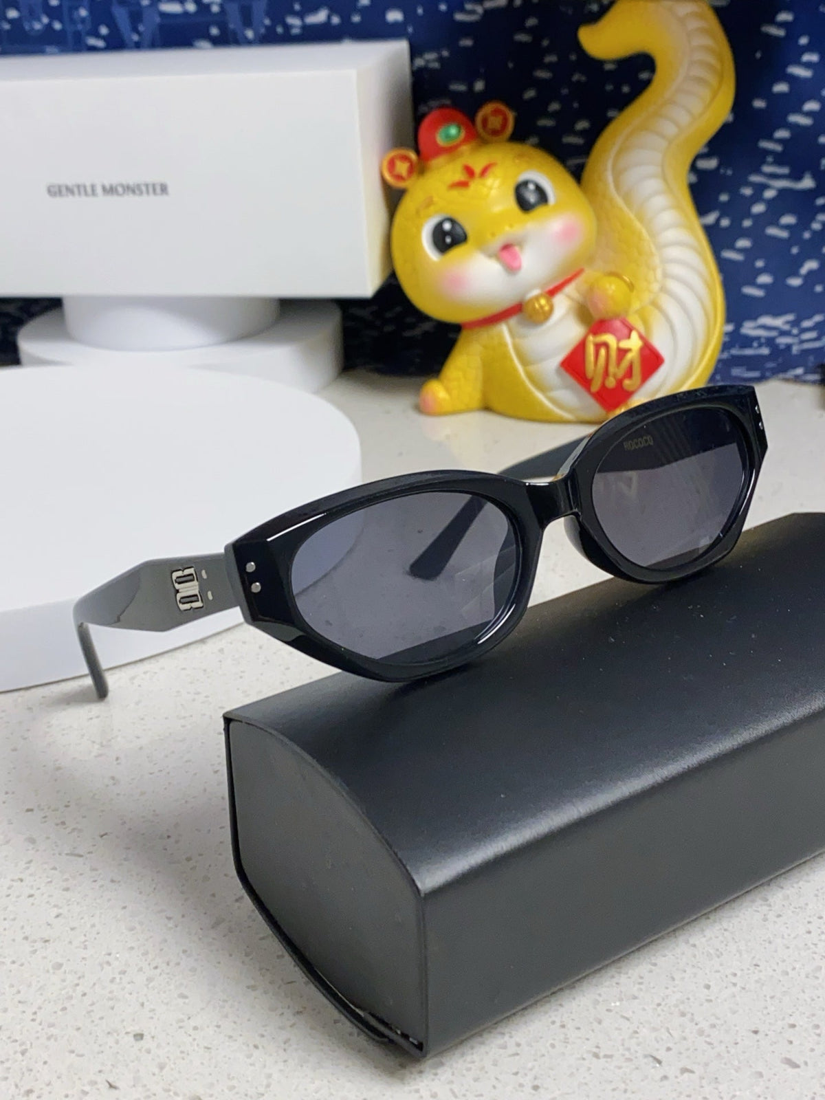 Gentle Monster ROCOCO Cat-Eye Black Lens Sunglasses for Men & Women - 432931 - detail image 10