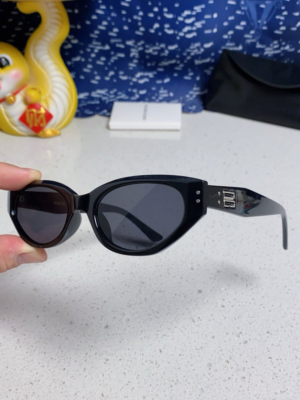 Gentle Monster ROCOCO Cat-Eye Black Lens Sunglasses for Men & Women - 432931 - detail image 6