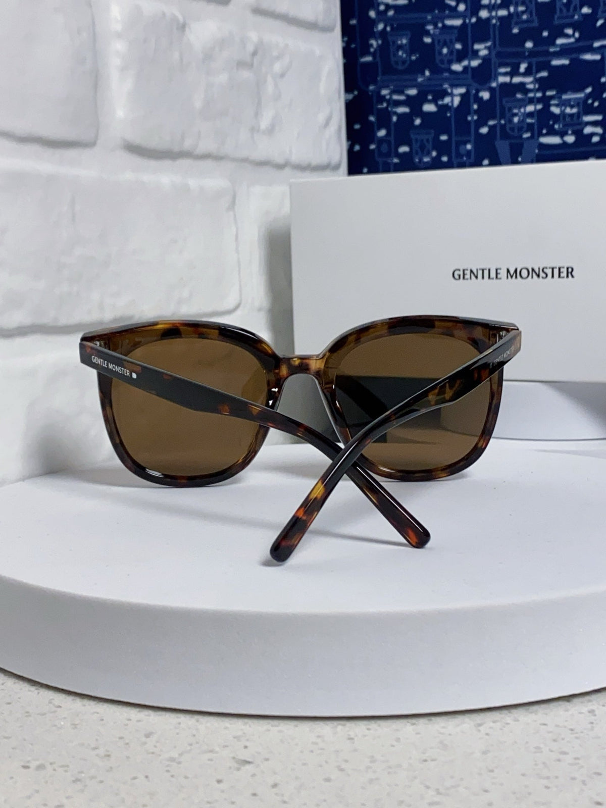 Gentle Monster MYMA Oversized Brown Lens Sunglasses for Men & Women - detail image 3