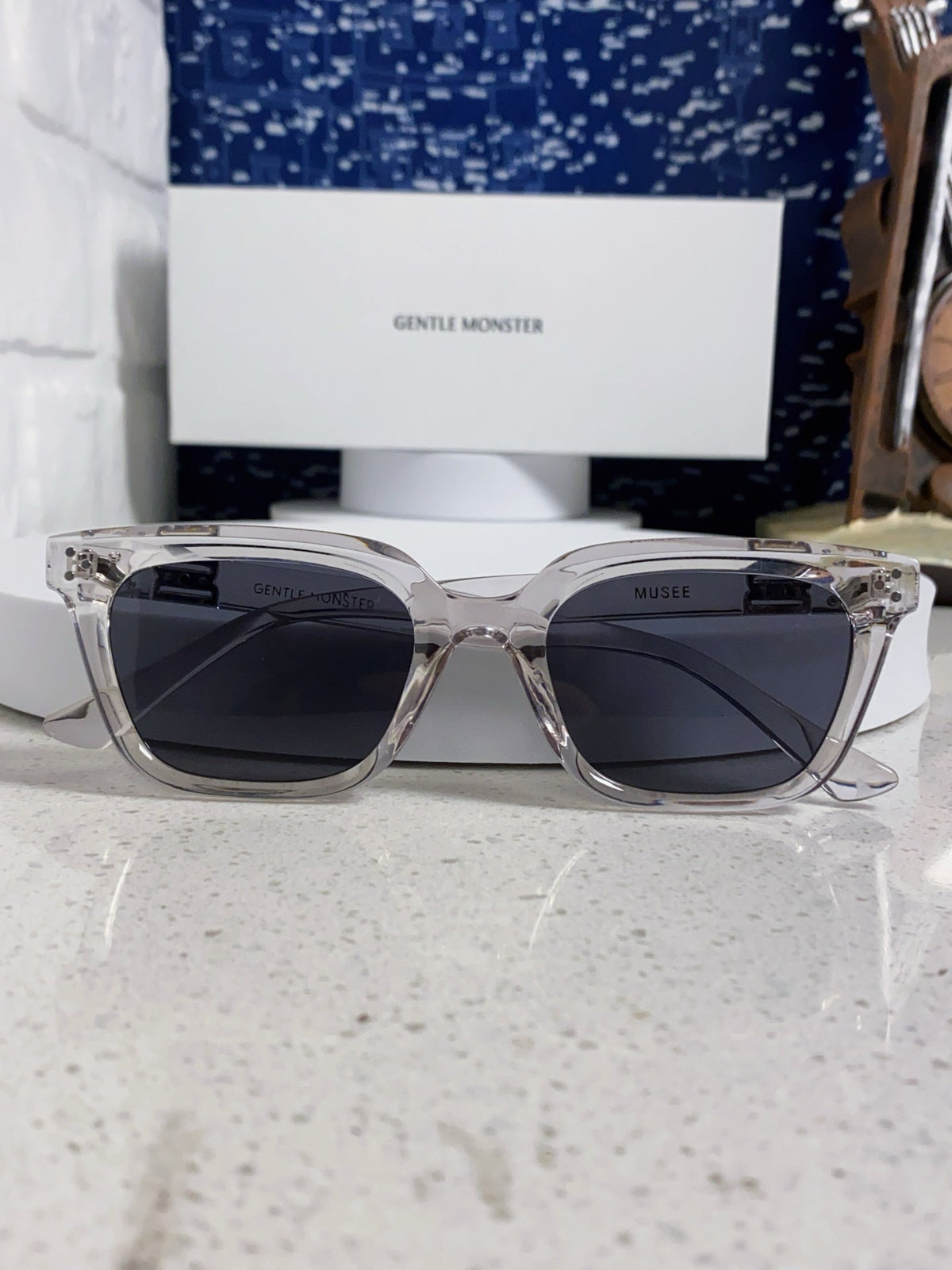 Gentle Monster MUSEE Fashion Gray Lens Sunglasses for Men & Women - 383120 - detail image 9