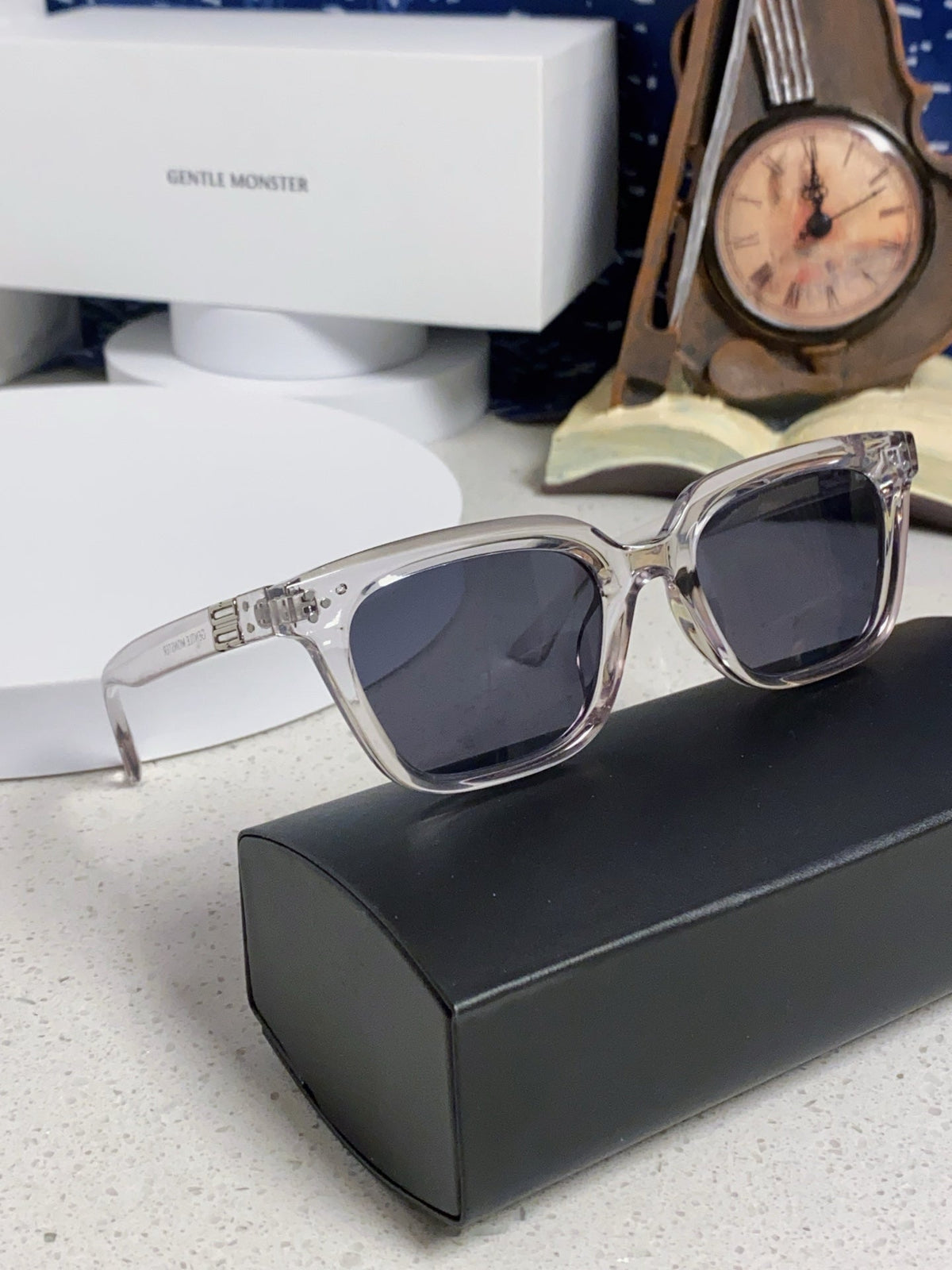 Gentle Monster MUSEE Fashion Gray Lens Sunglasses for Men & Women - 383120 - detail image 10