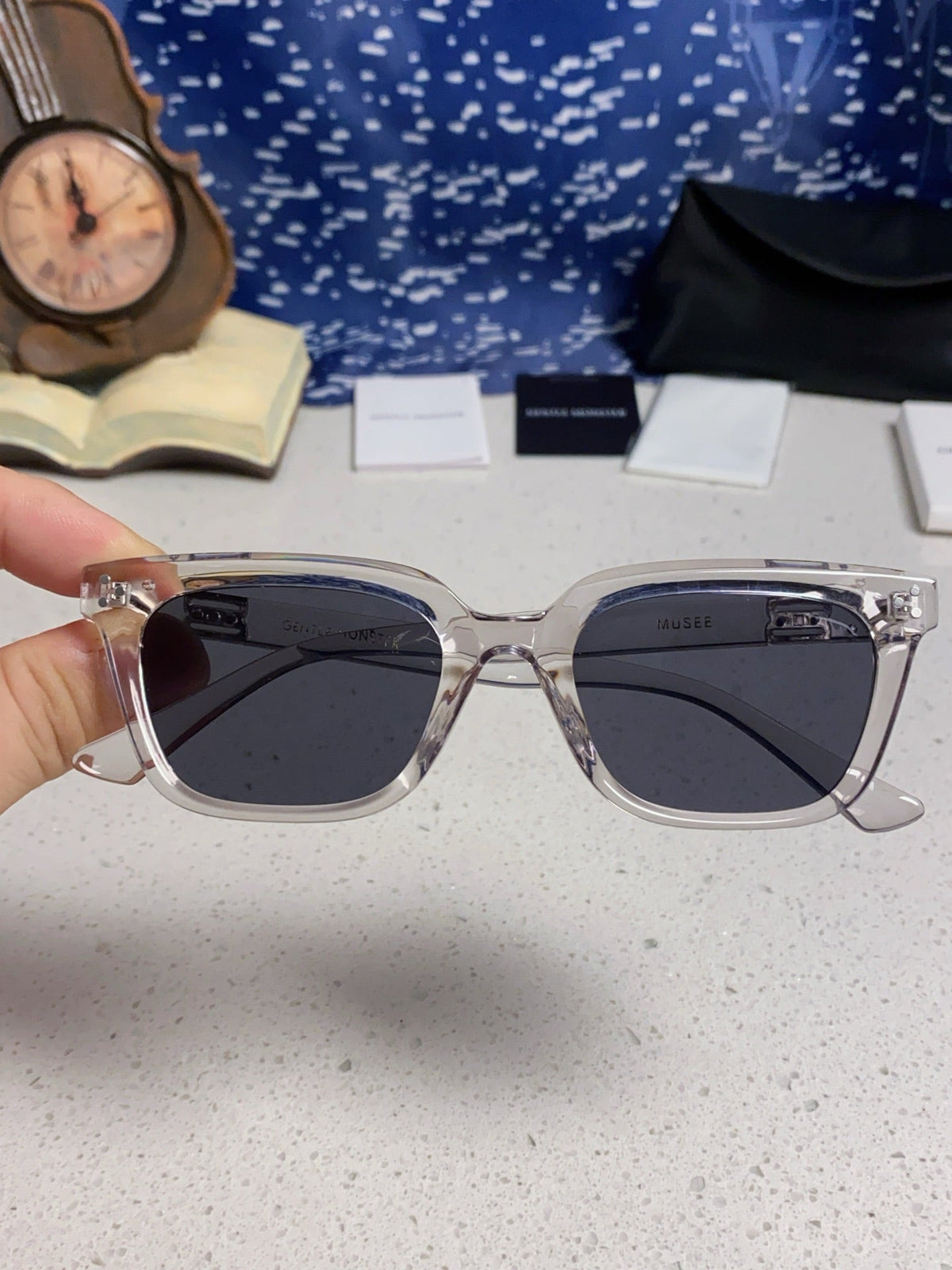 Gentle Monster MUSEE Fashion Gray Lens Sunglasses for Men & Women - 383120 - detail image 4