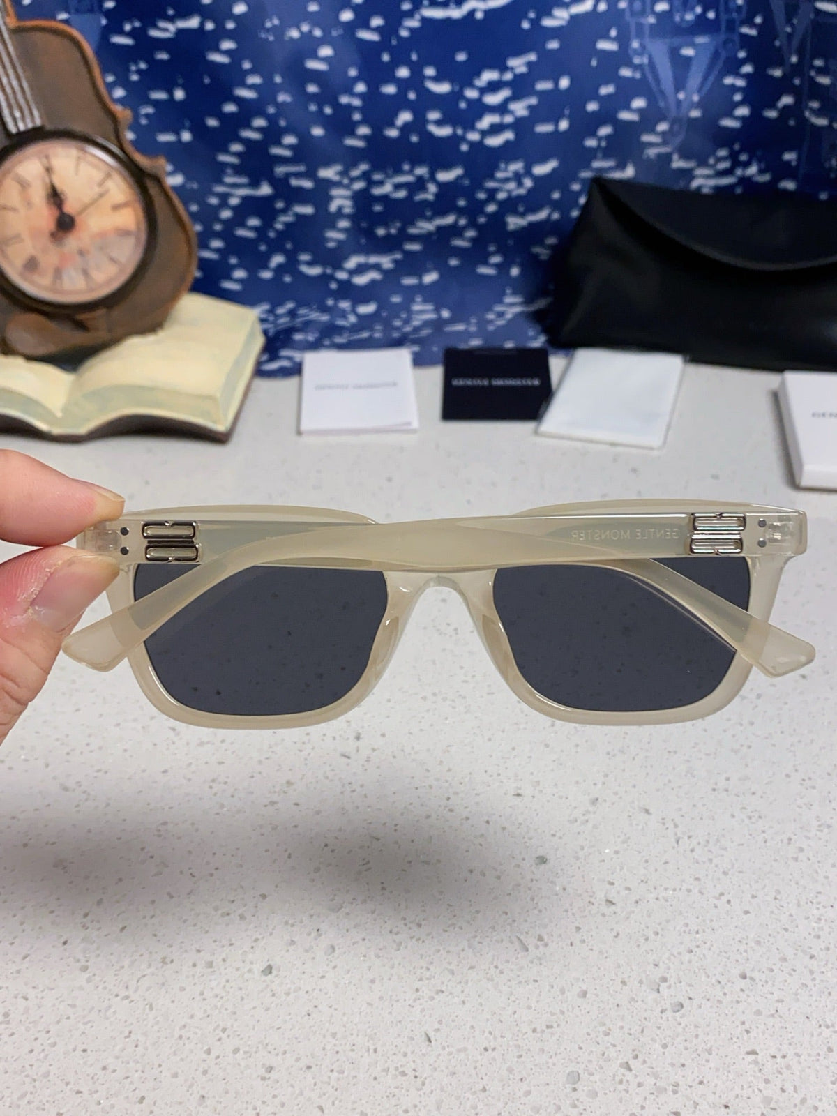 Gentle Monster MUSEE Fashion Gray Lens Sunglasses for Men & Women - detail image 5