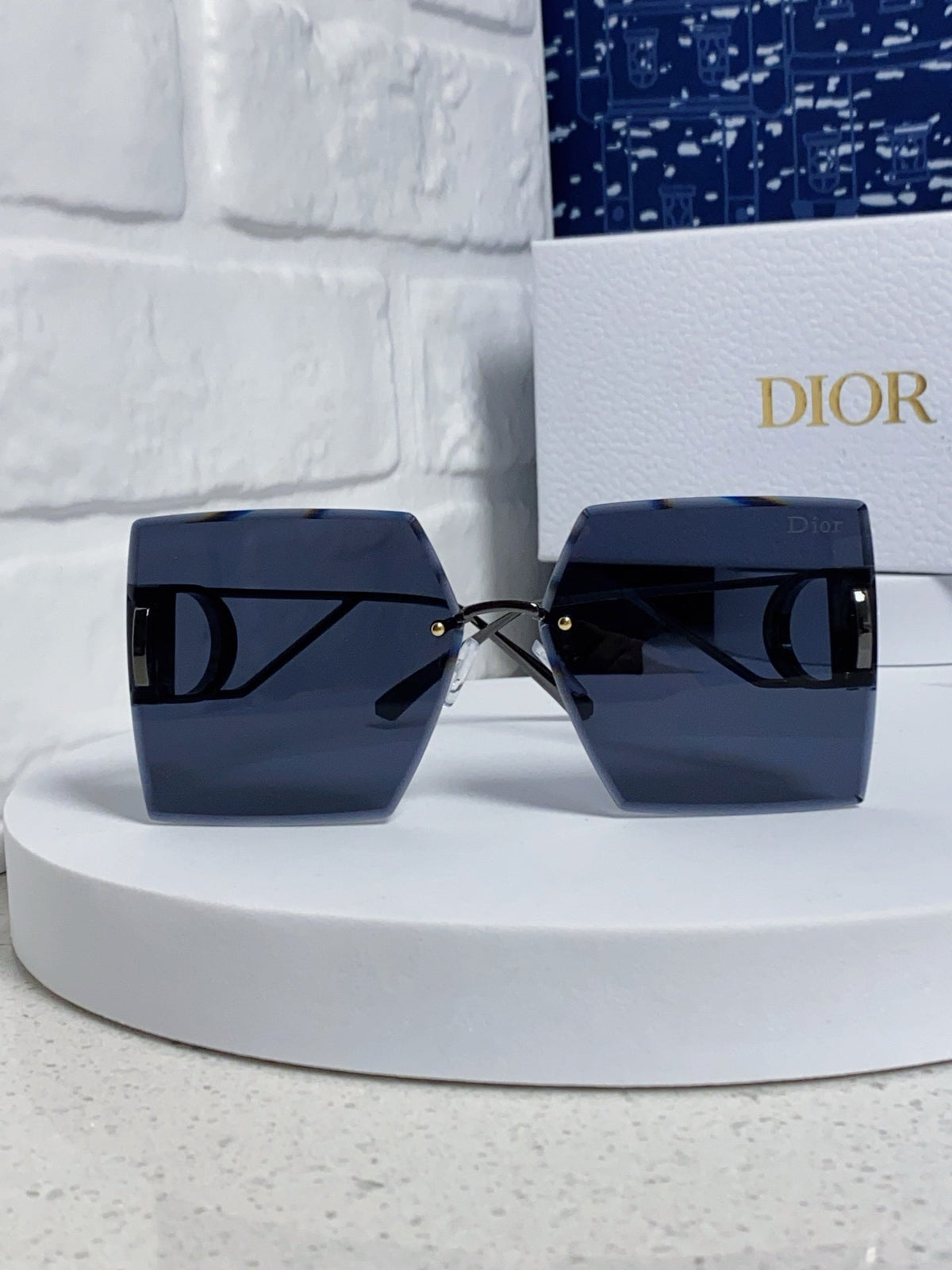 Dior 30MONTAIGNE Lightweight Rimless Red Lens Sunglasses for Men & Wo - 867127 - detail image 2
