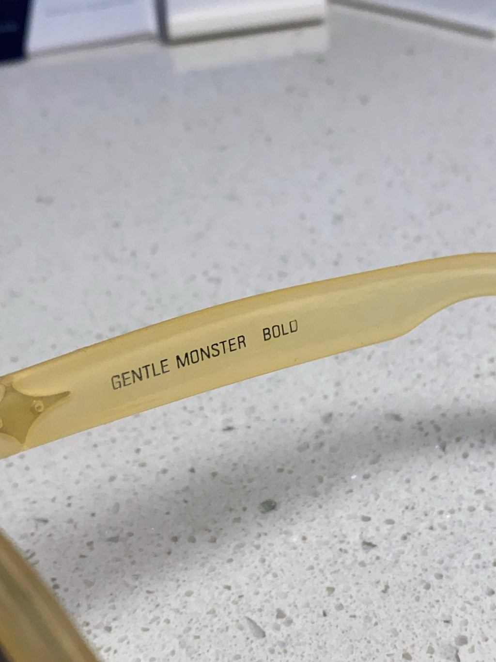 Gentle Monster SIUND Cat-Eye Gold Lens Sunglasses for Men & Women - detail image 8
