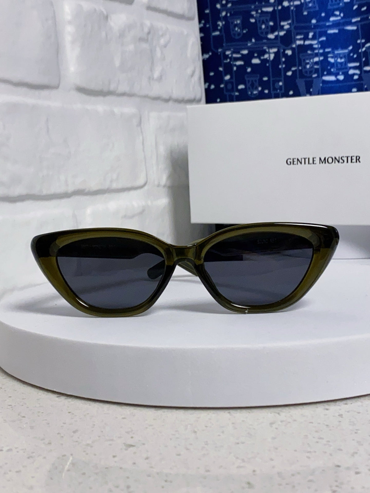 Gentle Monster SIUND Cat-Eye Black Lens Sunglasses for Men & Women - detail image 2