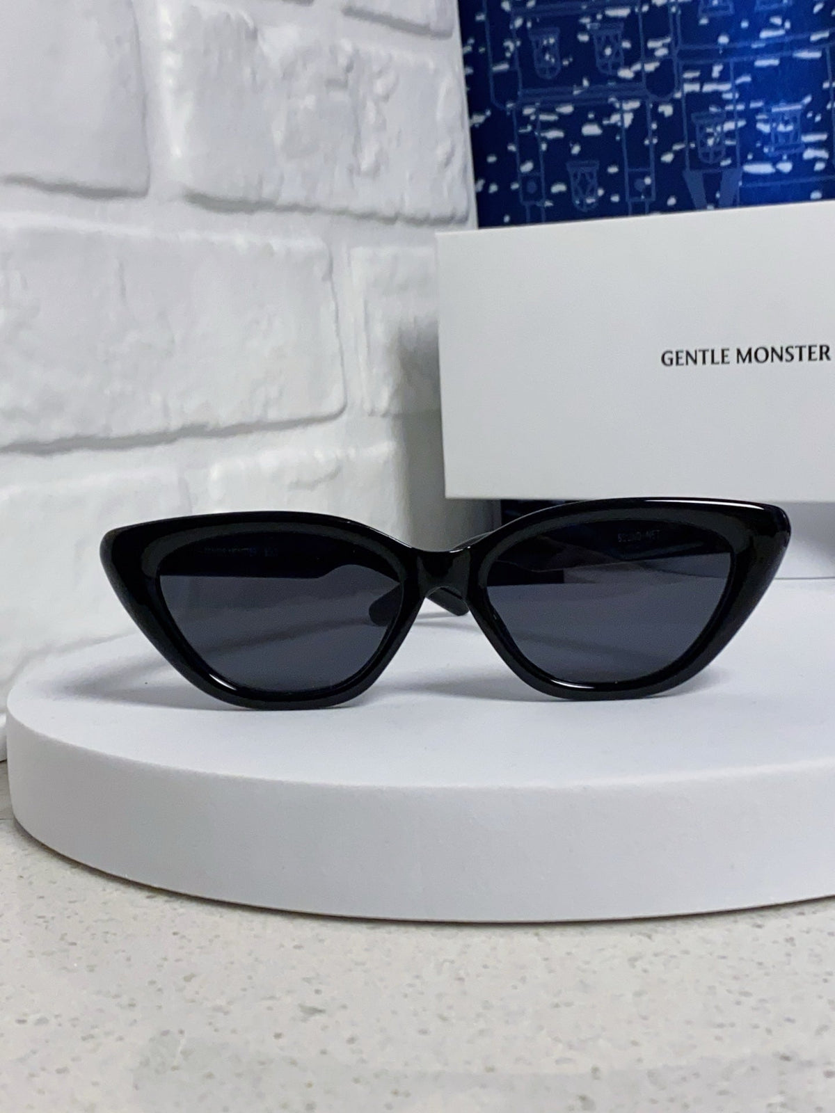 Gentle Monster SIUND Cat-Eye Silver Lens Sunglasses for Men & Women - detail image 2