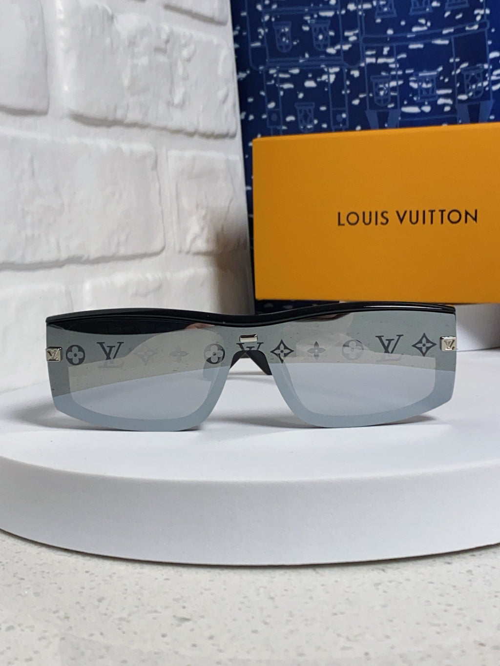 Louis Vuitton Fashion Black Lens Sunglasses for Men & Women - 464661 - detail image 2