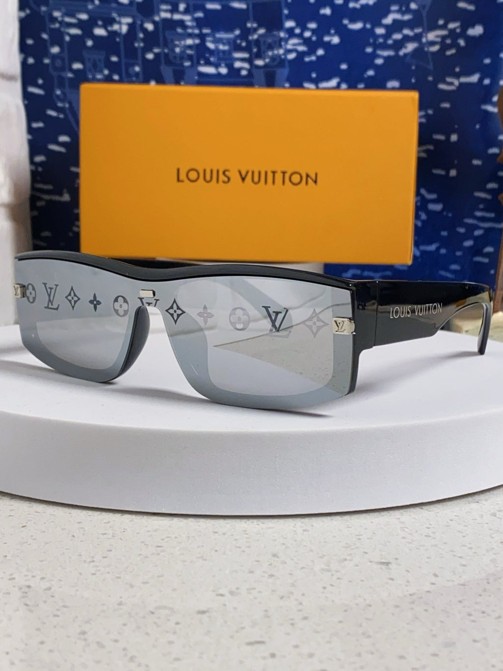 Louis Vuitton Fashion Black Lens Sunglasses for Men & Women - 464661