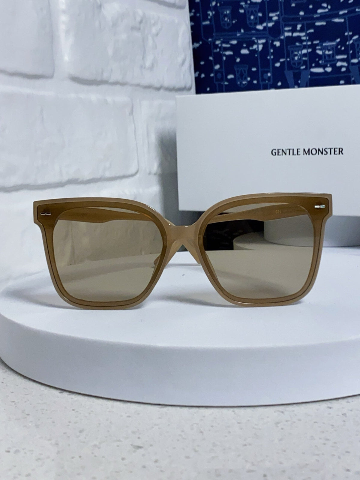Gentle Monster SAL Acetate Square Gray Lens Sunglasses for Men & Women - detail image 2