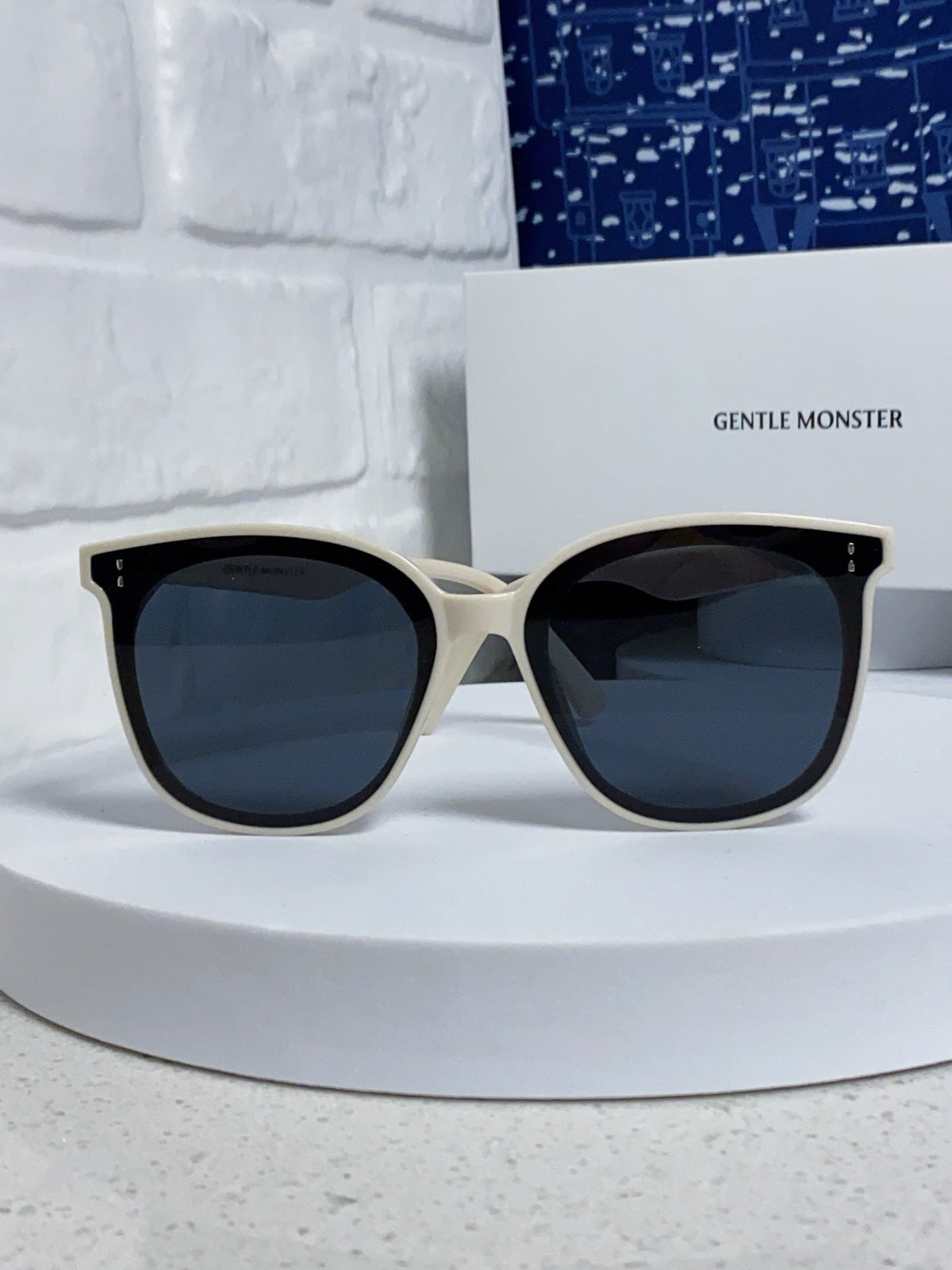 Gentle Monster ROSY Square Blue Lens Sunglasses for Men & Women - 998485 - detail image 2