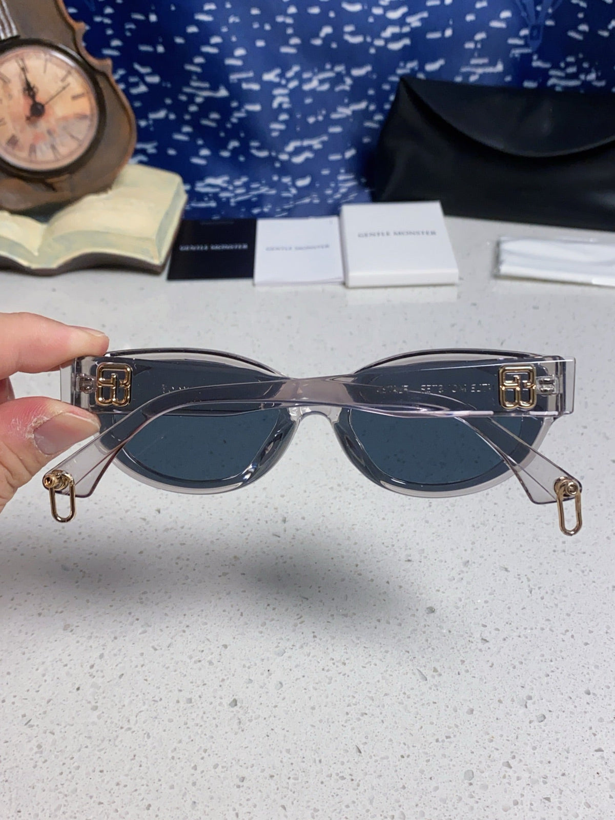 Gentle Monster GW003 Cat-Eye Blue Lens Sunglasses for Men & Women - 383104 - detail image 4