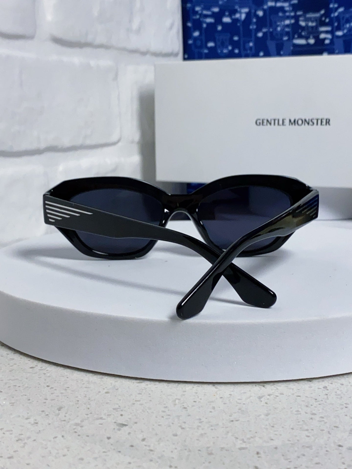 Gentle Monster Fashion Black Lens Sunglasses for Men & Women - detail image 3