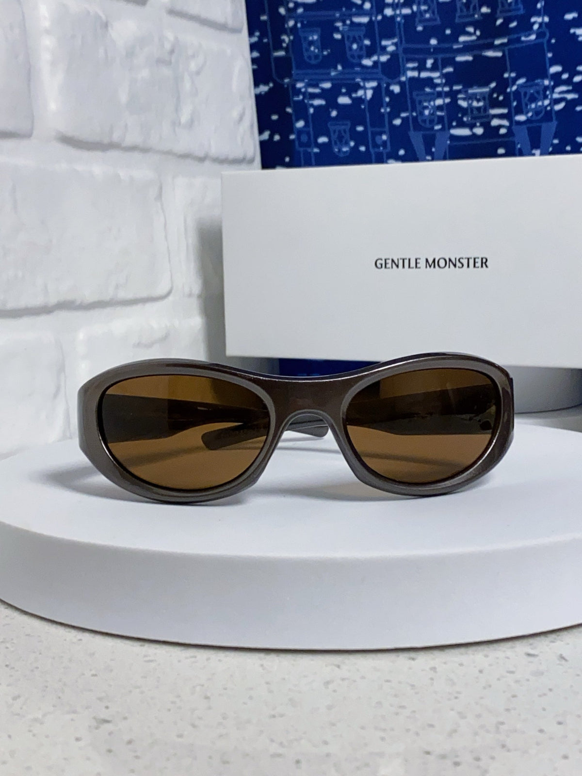 Gentle Monster MM003 Cat-Eye Brown Lens Sunglasses for Women - 416456 - detail image 2