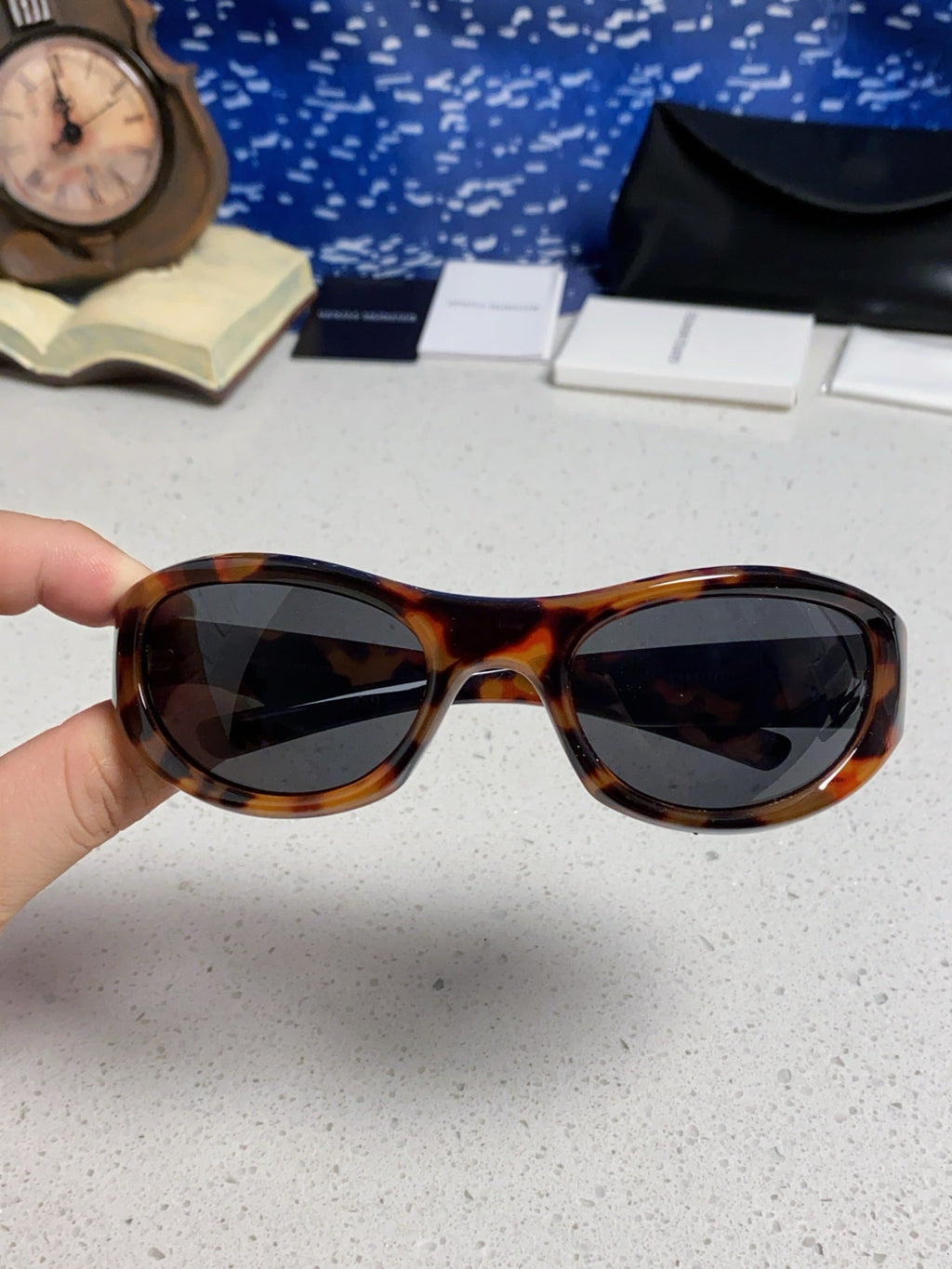 Gentle Monster MM003 Cat-Eye Black Lens Sunglasses for Women - 416458 - detail image 4