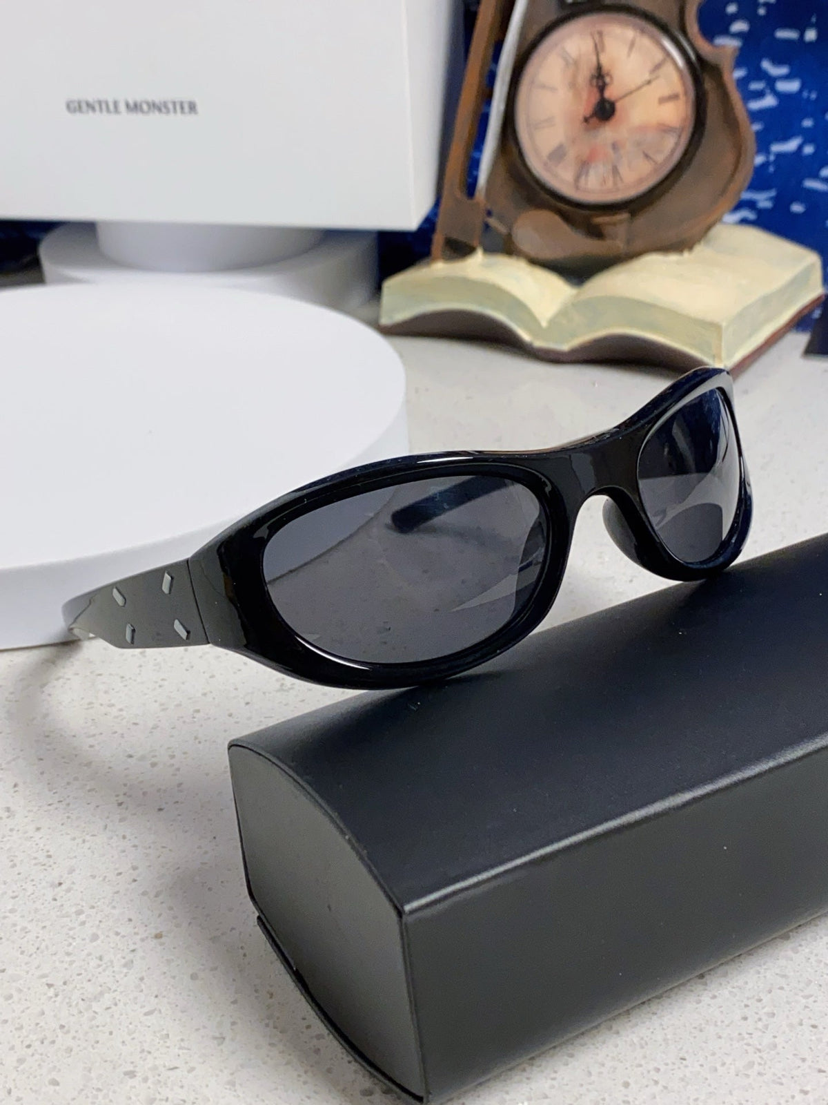 Gentle Monster MM003 Cat-Eye Black Lens Sunglasses for Women - 416459 - detail image 10