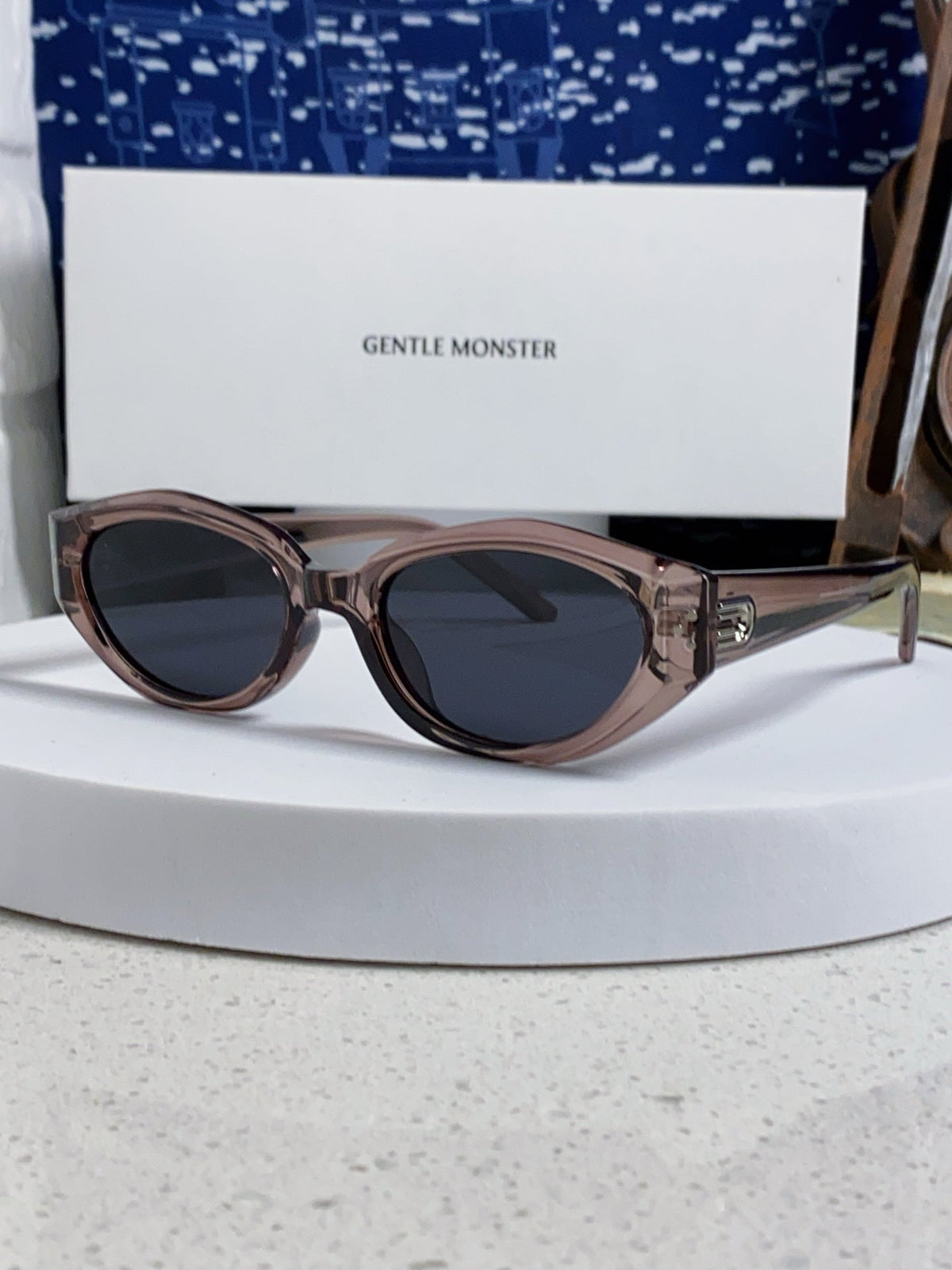 Gentle Monster DADA Cat-Eye Silver Lens Sunglasses for Men & Women - 432952