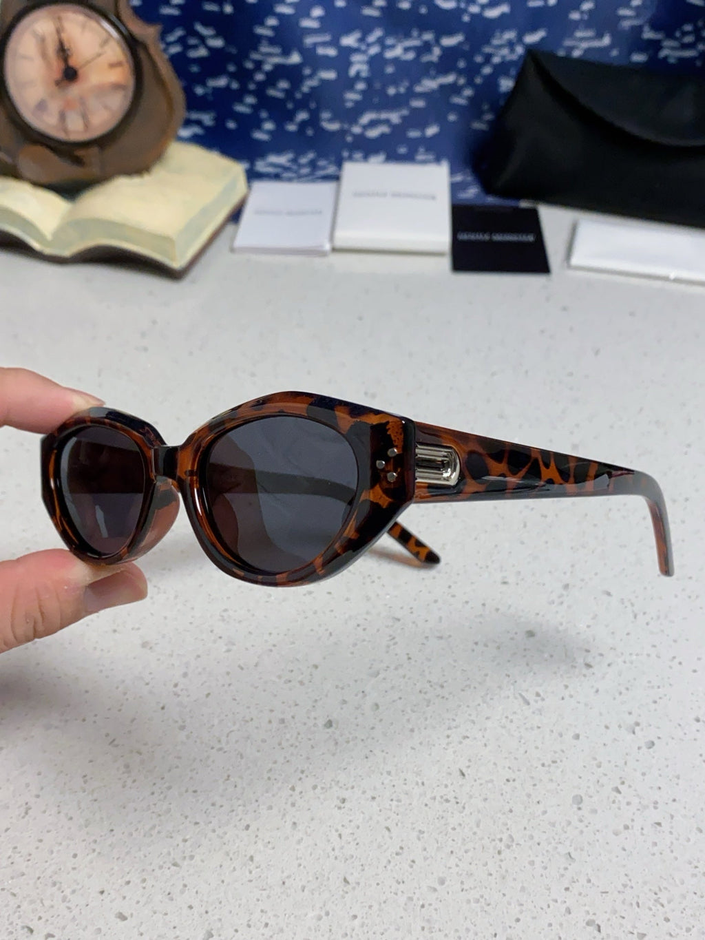 Gentle Monster DADA Cat-Eye Black Lens Sunglasses for Men & Women - 998478 - detail image 6