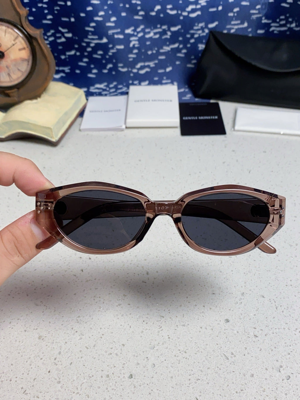 Gentle Monster DADA Cat-Eye Silver Lens Sunglasses for Men & Women - 432952 - detail image 4