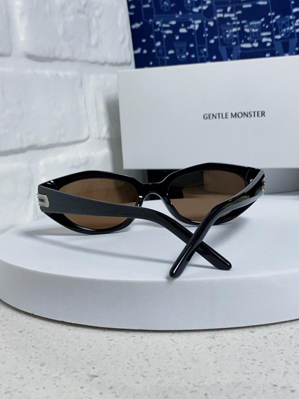 Gentle Monster DADA Cat-Eye Brown Lens Sunglasses for Men & Women - detail image 3