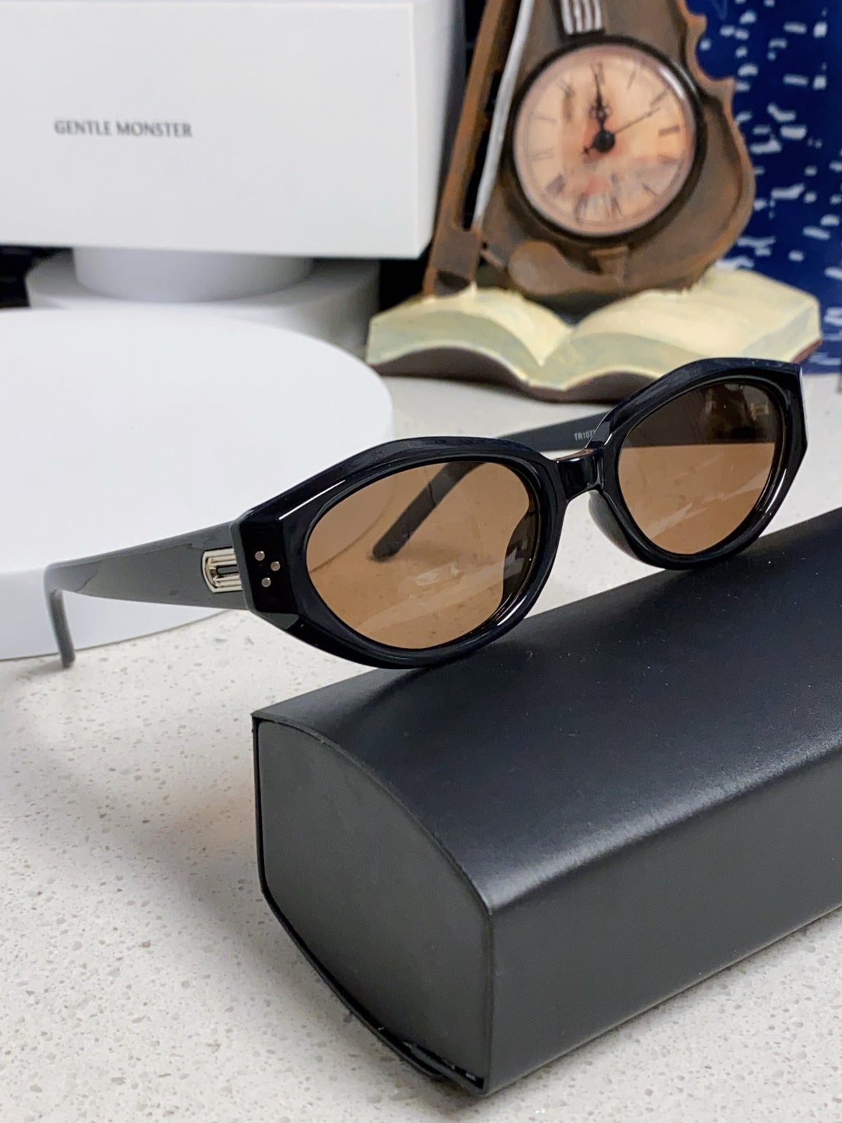 Gentle Monster DADA Cat-Eye Brown Lens Sunglasses for Men & Women - 998479 - detail image 10