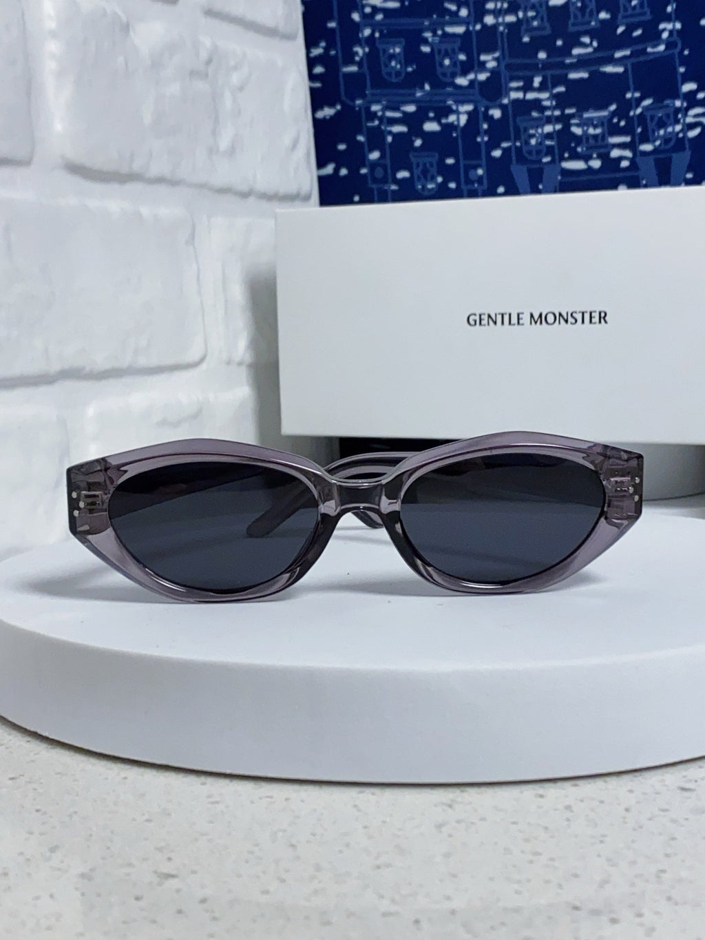 Gentle Monster DADA Cat-Eye Black Lens Sunglasses for Men & Women - 432953 - detail image 2