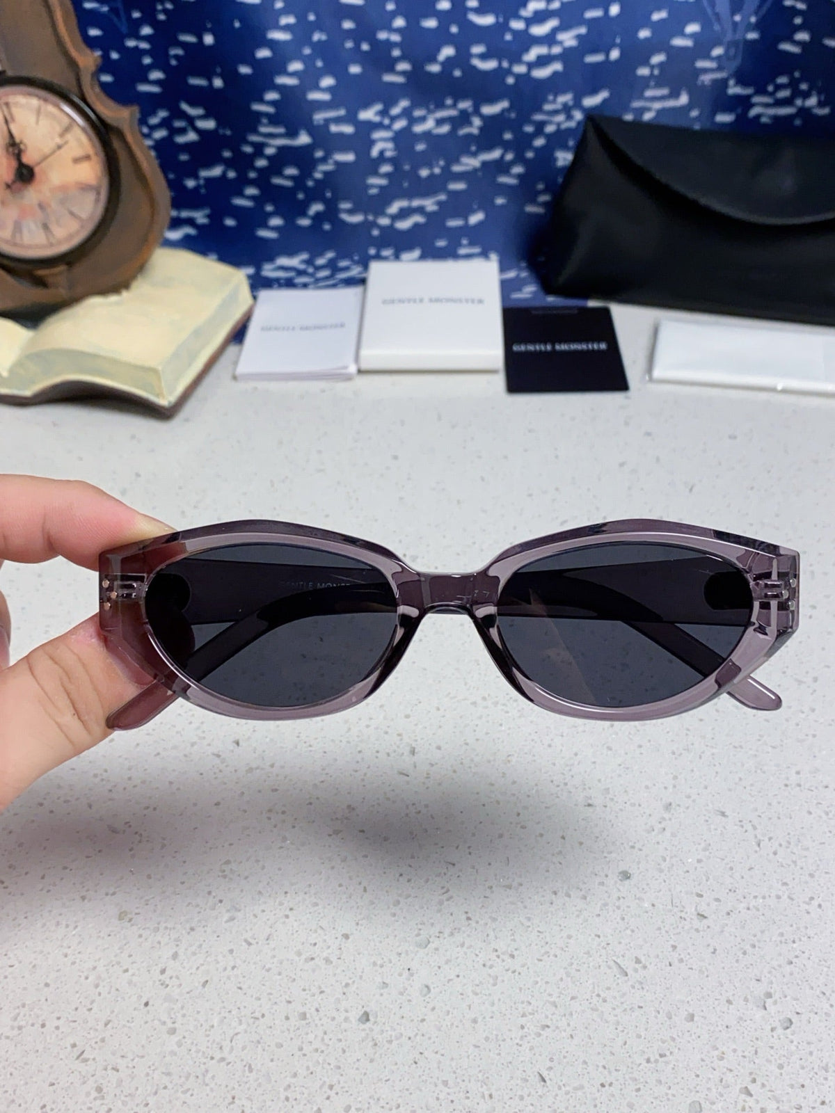 Gentle Monster DADA Cat-Eye Black Lens Sunglasses for Men & Women - 432953 - detail image 4
