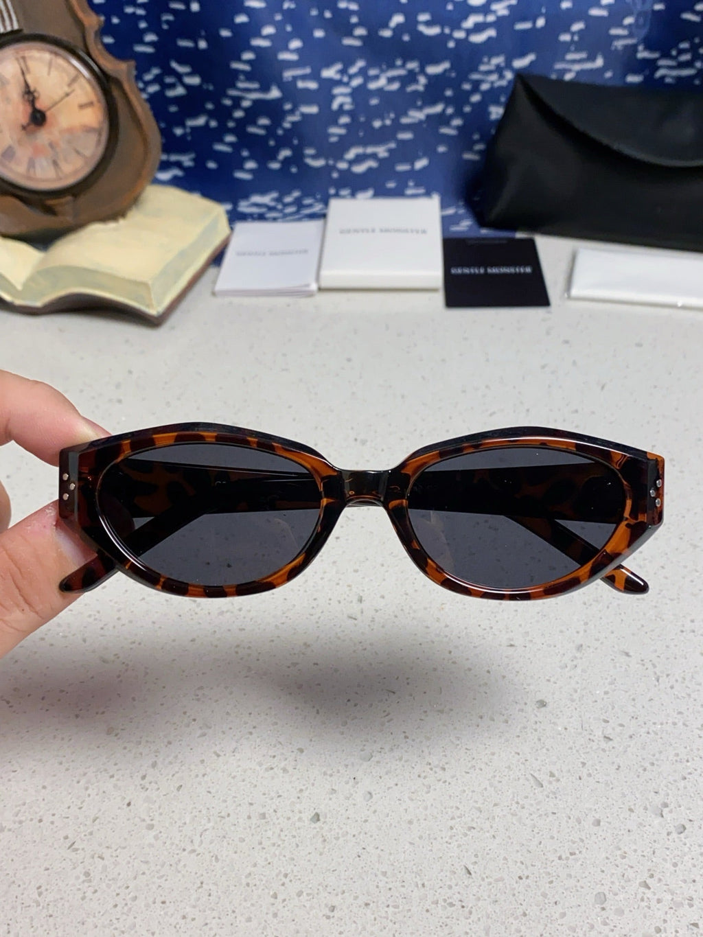 Gentle Monster DADA Cat-Eye Black Lens Sunglasses for Men & Women - 432954 - detail image 4