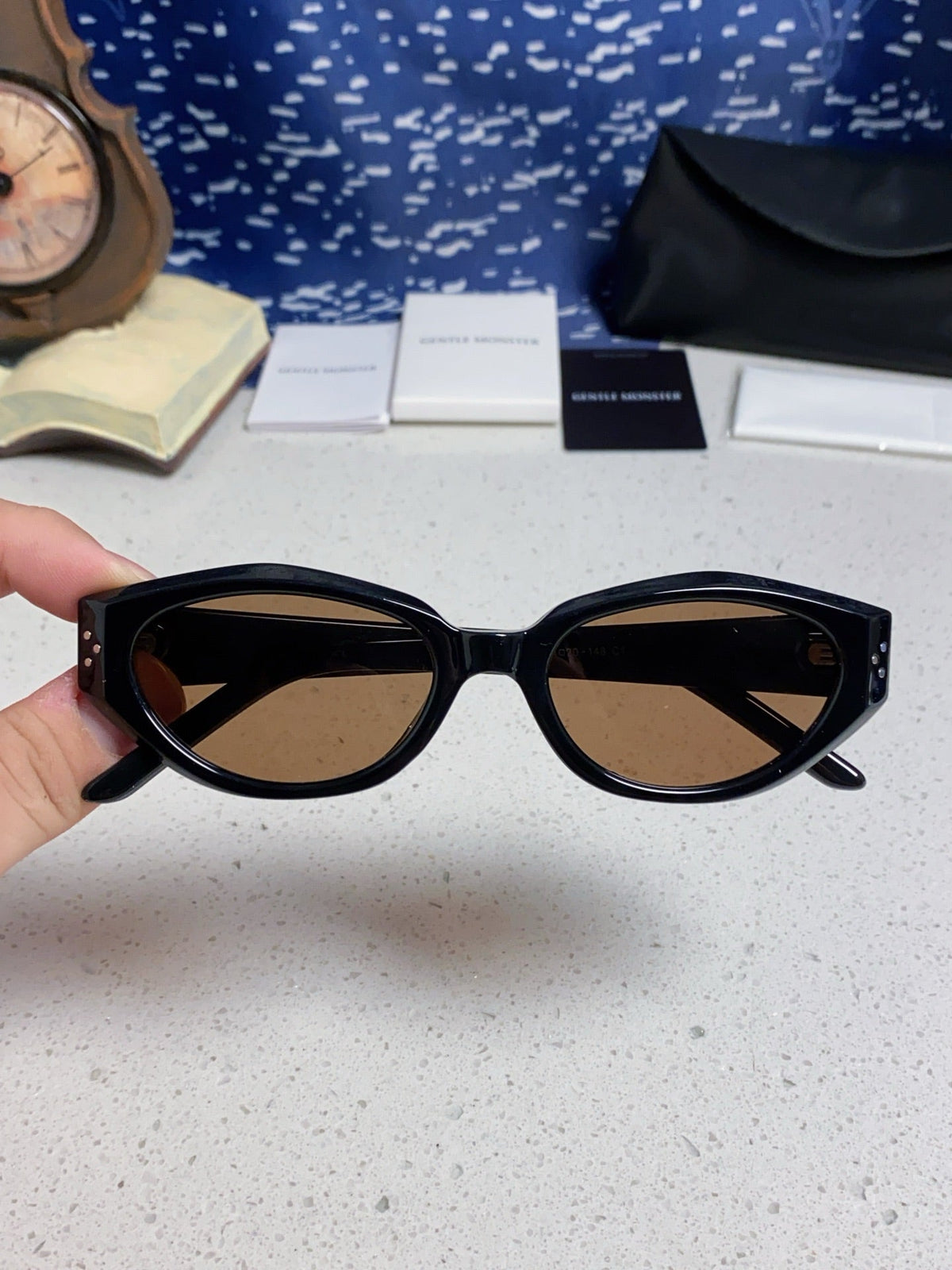 Gentle Monster DADA Cat-Eye Brown Lens Sunglasses for Men & Women - 432955 - detail image 4