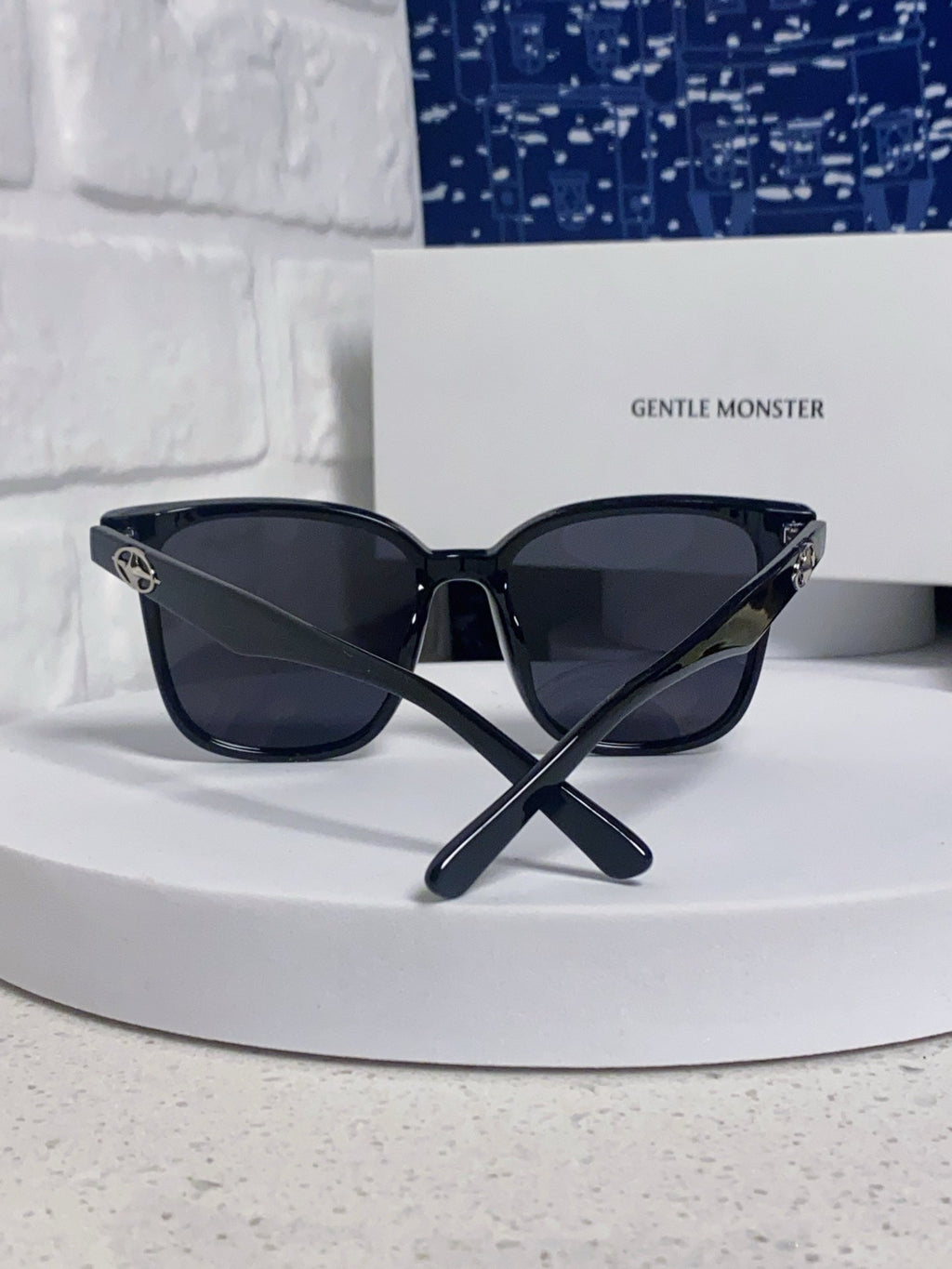 Gentle Monster Polarized Fashion Black Lens Sunglasses for Men & Wome - 358871 - detail image 3