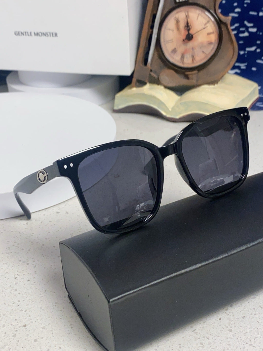 Gentle Monster Polarized Fashion Black Lens Sunglasses for Men & Wome - 358871 - detail image 10