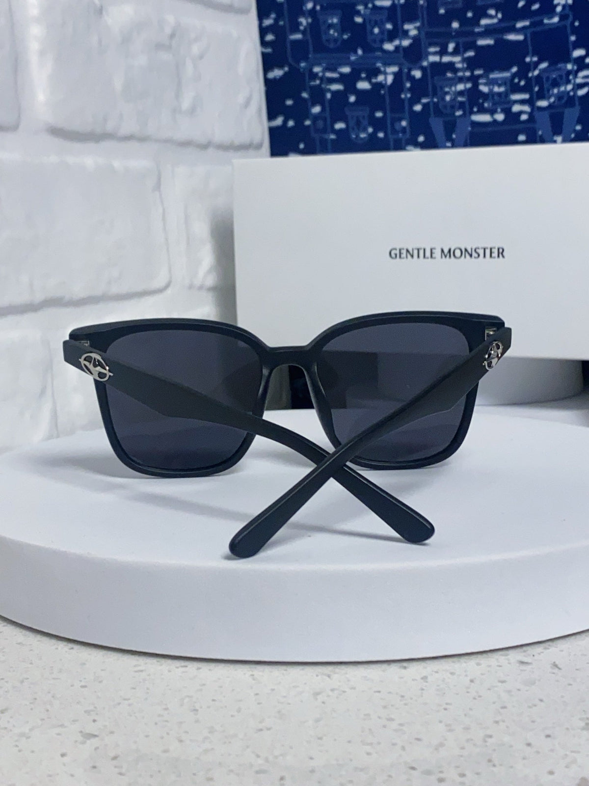 Gentle Monster Polarized Fashion Black Lens Sunglasses for Men & Wome - 358872 - detail image 3