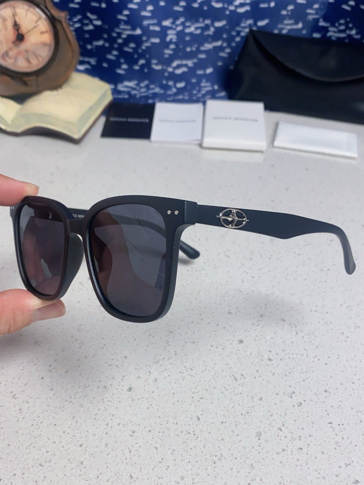 Gentle Monster Polarized Fashion Black Lens Sunglasses for Men & Women - detail image 6