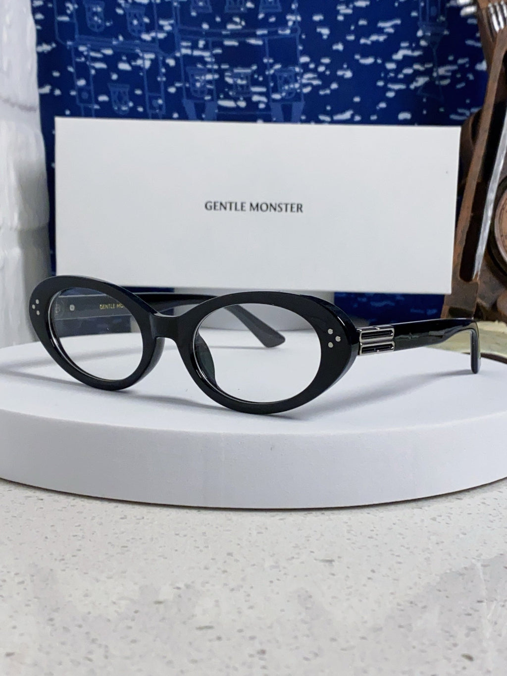 Gentle Monster JEANS Cat-Eye Silver Lens Sunglasses for Men & Women - 372602