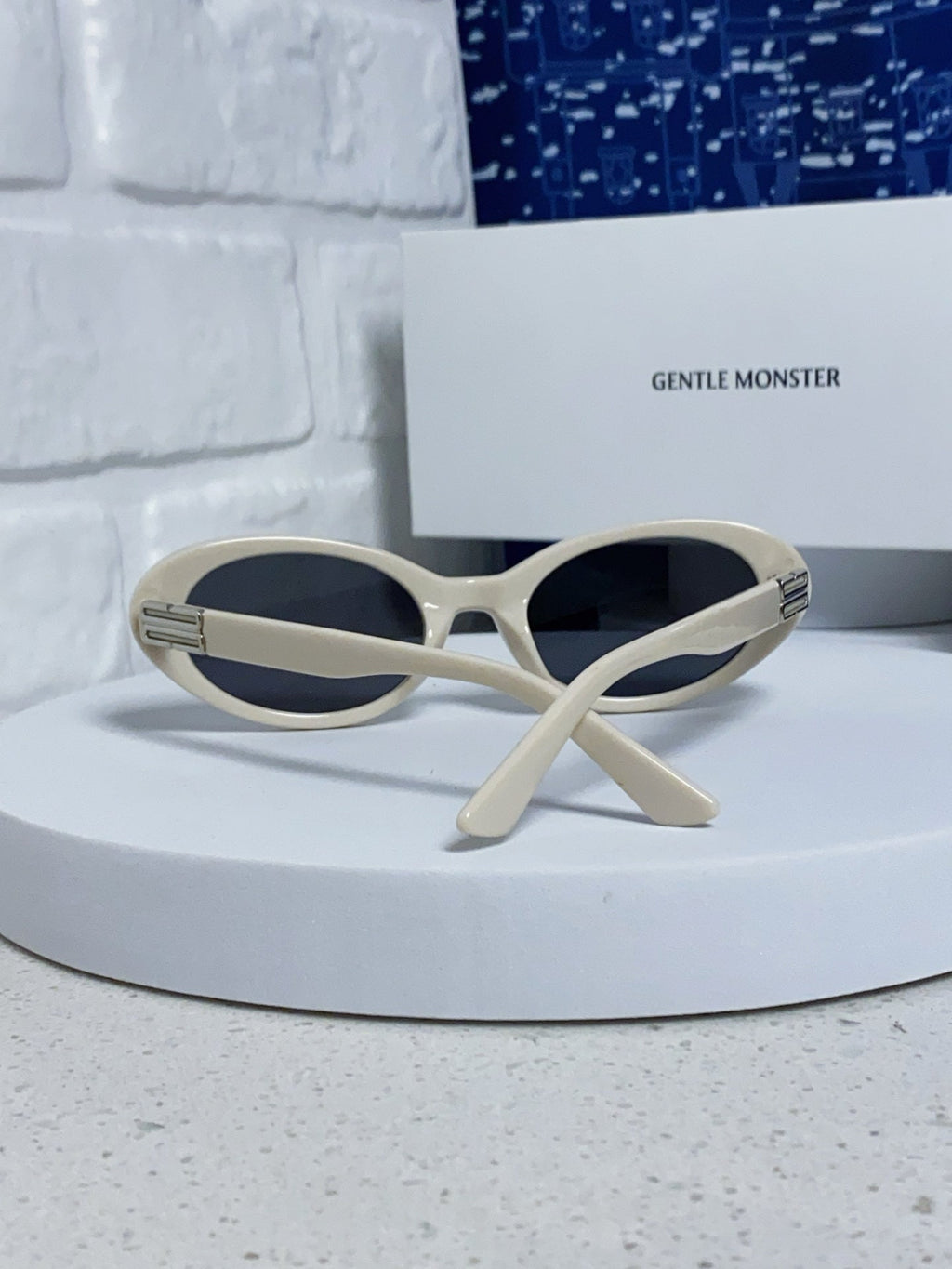 Gentle Monster JEANS Cat-Eye Silver Lens Sunglasses for Men & Women - 132651 - detail image 3