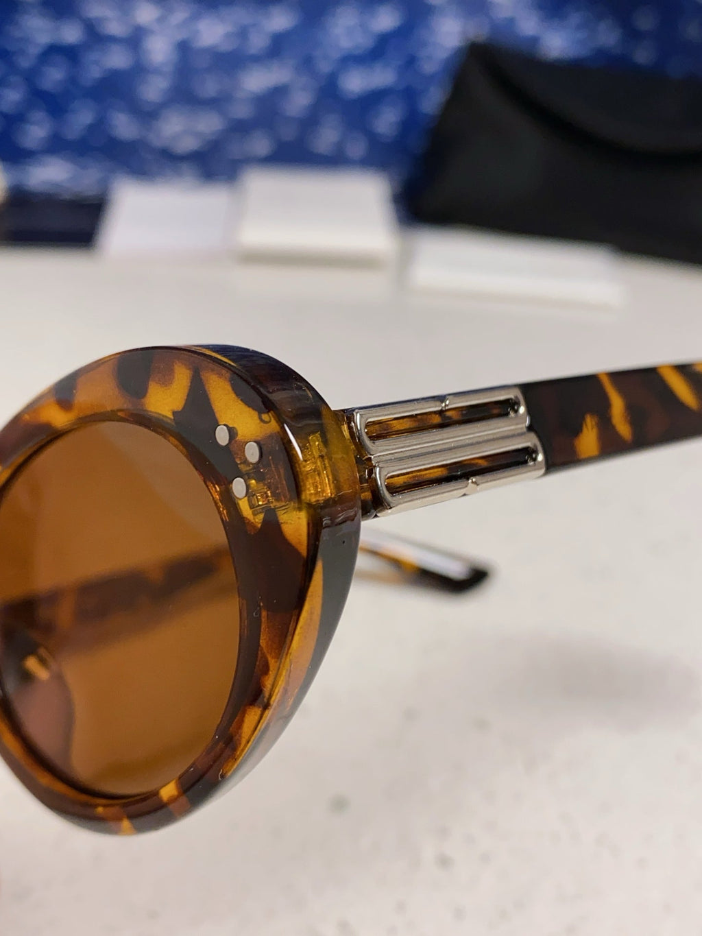 Gentle Monster JEANS Cat-Eye Brown Lens Sunglasses for Men & Women - detail image 7