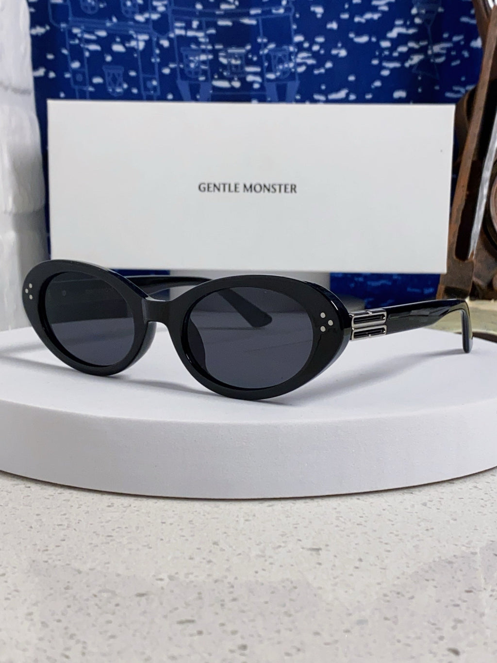 Gentle Monster JEANS Cat-Eye Black Lens Sunglasses for Men & Women