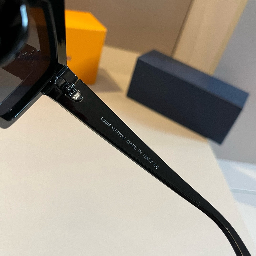 Louis Vuitton Z1502W Fashion Black Lens Sunglasses for Men & Women - 448675 - detail image 9