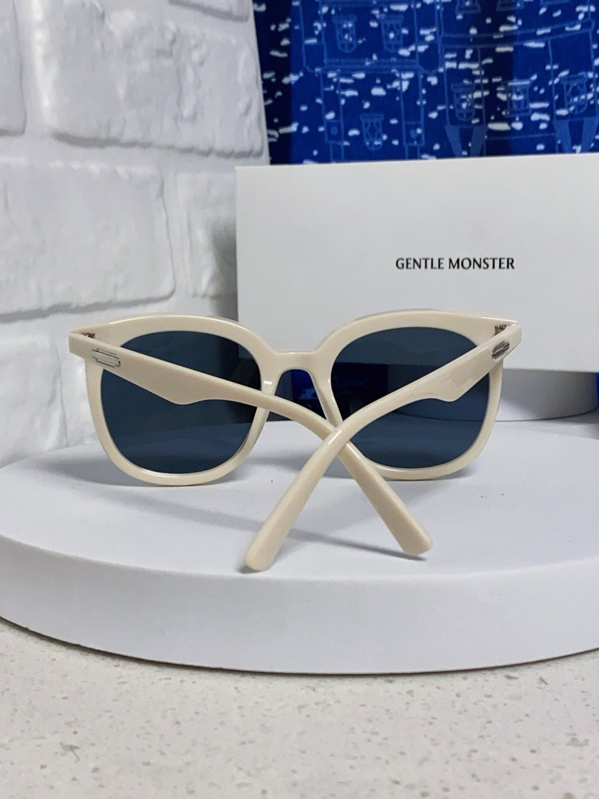 Gentle Monster JACKIE Fashion Blue Lens Sunglasses for Men & Women - detail image 3